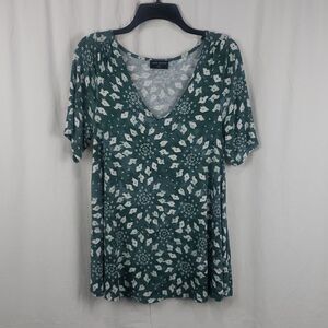 Lane Bryant Women's 10/12 Teal and White Patterned Short Sleeve Top